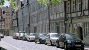 Echternstraße - damals noch zugeparkt (Mai 2001)