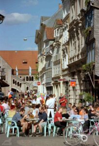 Straßencafe Vor der Burg (Mai 2001)
