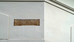 geklautes altes Emaille-Straßenschild in der Korfesstraße