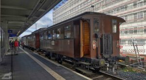 Waggon des Assebummlers im Hauptbahnhof