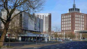 Willy-Brandt-Platz mit BraWo-Tower