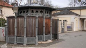 Historisches Pissoir in der Humboldtstraße