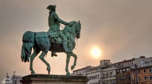 Herzog Karl-Friedrich-Wilhelm zu Braunschweig reitet der untergehenden Sonne entgegen