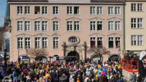 Karnevalsumzug "Schoduvel" 2025 - Umzug vor dem Stechinelli-Haus am Altstadtmarkt